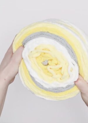 Bernat Baby Blanket Stripes 220yds Super Bulky Polyester Yarn